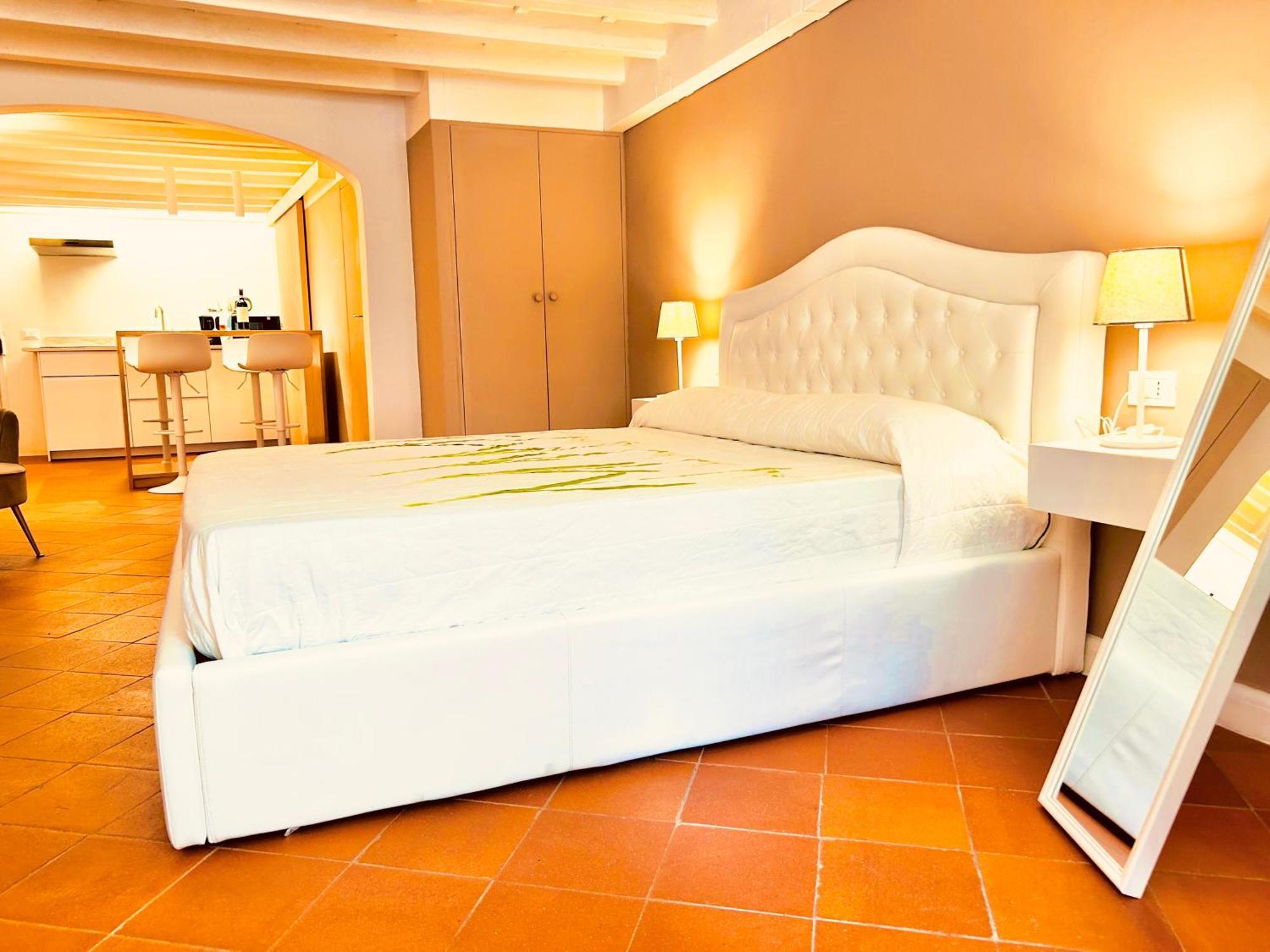 Amazing First Floor Apartment In Piazza Santa Croce Firenze Appartement *