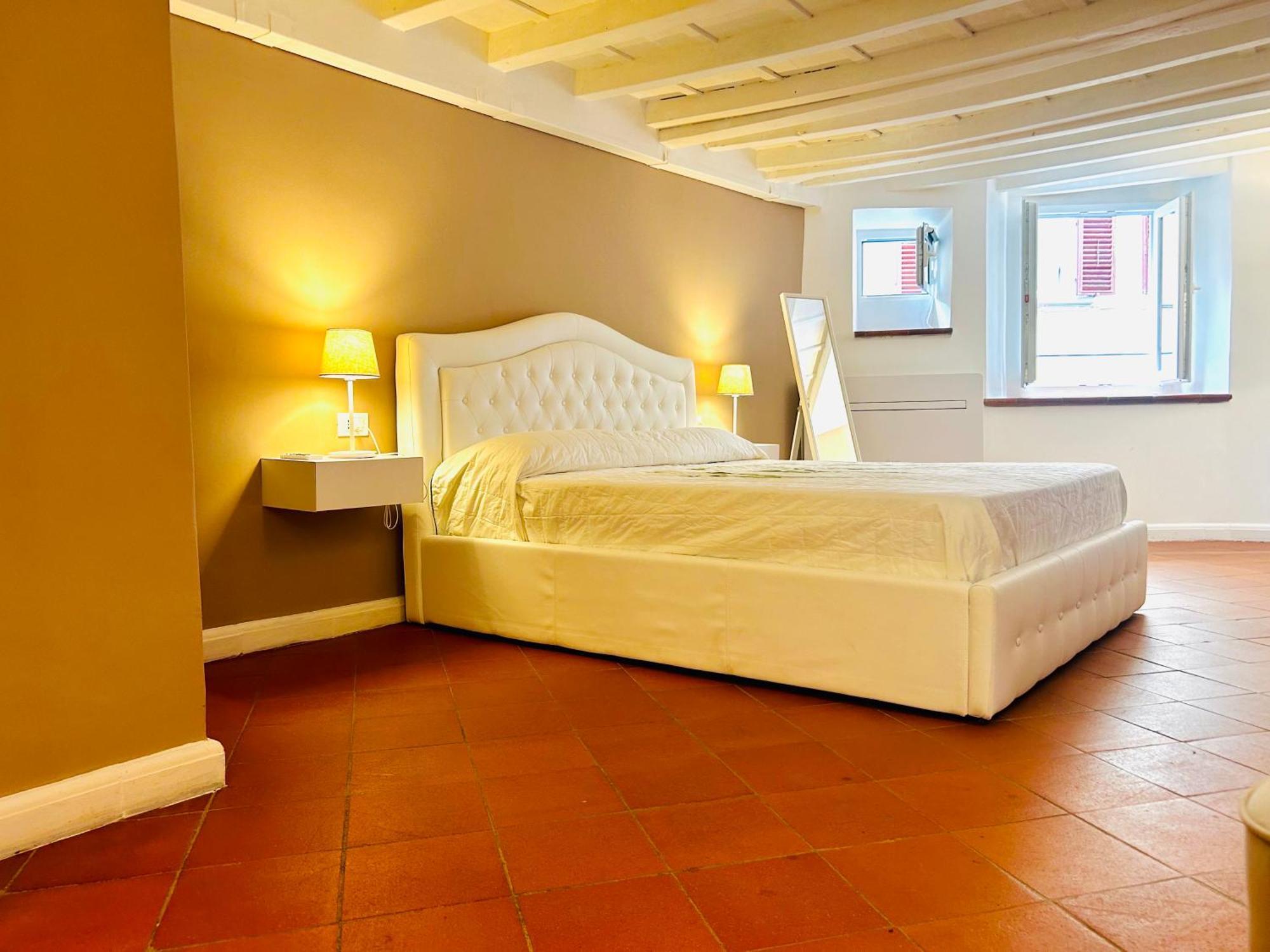 Amazing First Floor Apartment In Piazza Santa Croce Firenze Appartement Florence