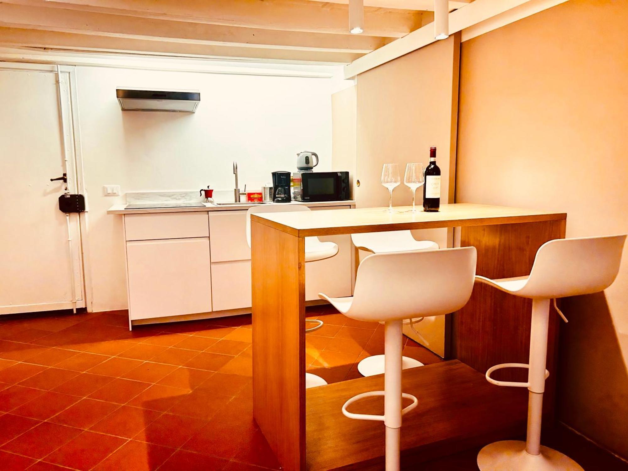 Amazing First Floor Apartment In Piazza Santa Croce Firenze